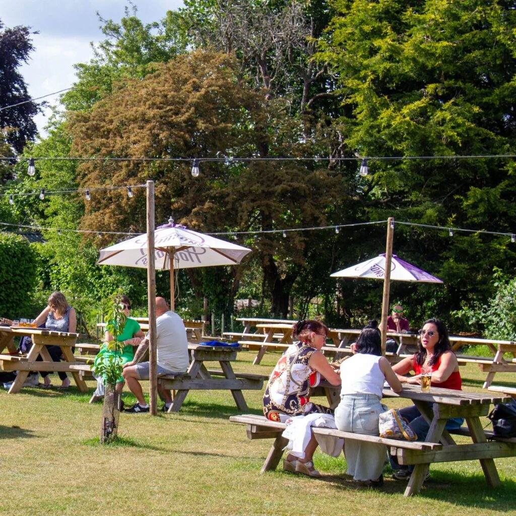 Award winning pubs, daffodil line