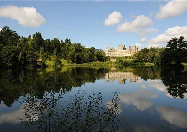 Walk with the Bus: Ledbury to Eastnor… a Daffodil Line Walk
